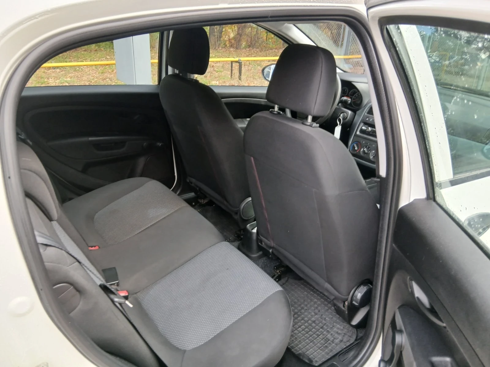 Fiat Punto 1.2i - изображение 8