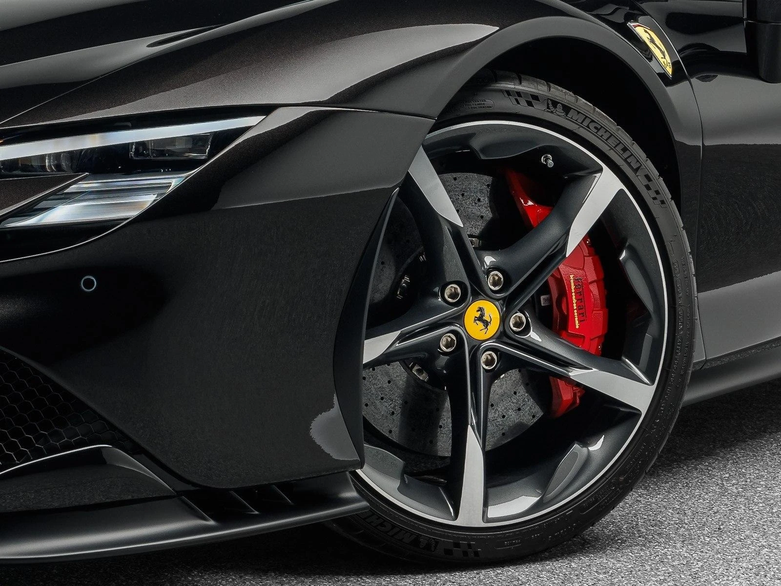 Ferrari SF 90 STRADALE/LIFT/JBL/CAMERA/CARBON/CERAMIC/ | Mobile.bg   4