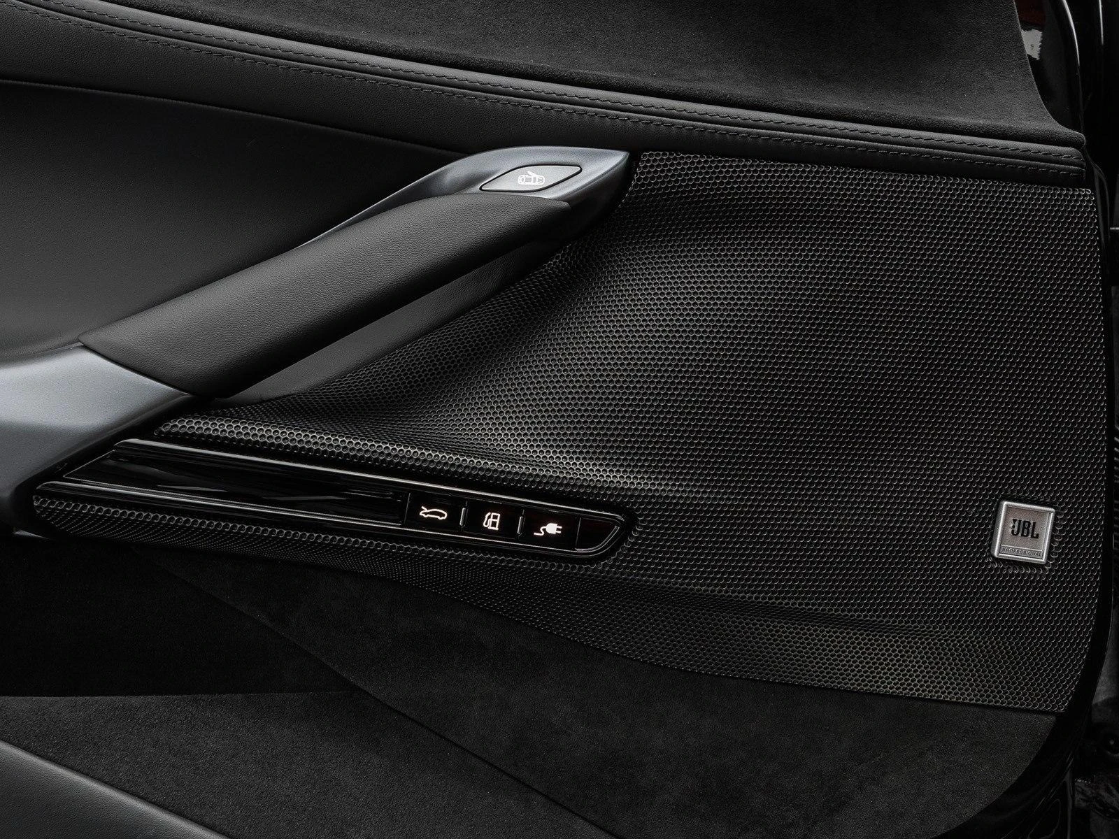 Ferrari SF 90 STRADALE/LIFT/JBL/CAMERA/CARBON/CERAMIC/ | Mobile.bg   9