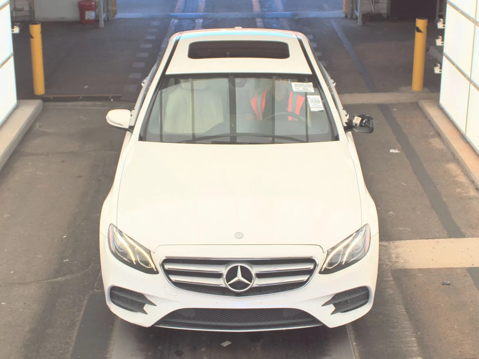 Mercedes-Benz E 300 AMG* PACK* BURMESTER* ПОДГРЕВ* 360КАМЕРА* КЕЙЛЕС*  - изображение 7