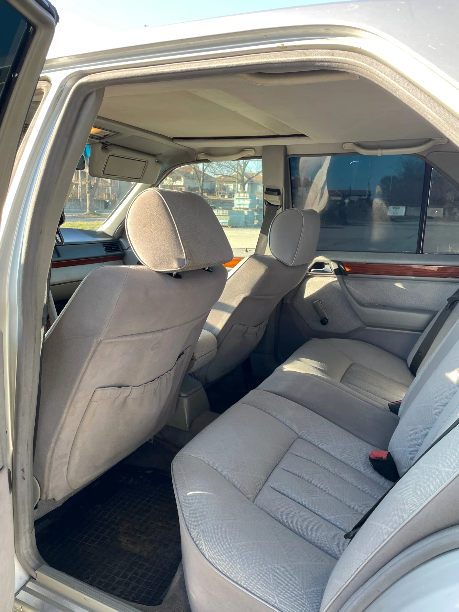 Mercedes-Benz 124 250D - изображение 10