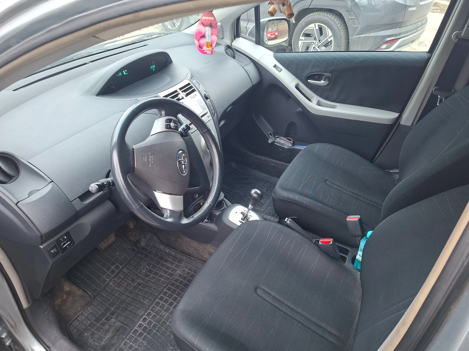 Toyota Yaris, снимка 6 - Автомобили и джипове - 53300157