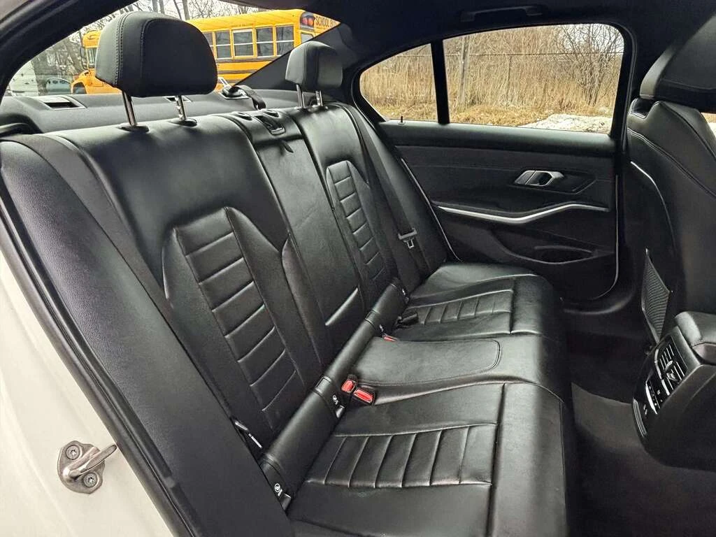 BMW 330 330i xDrive /M-Sport Pkg | No Accidents! | Mobile.bg � ����������� 16