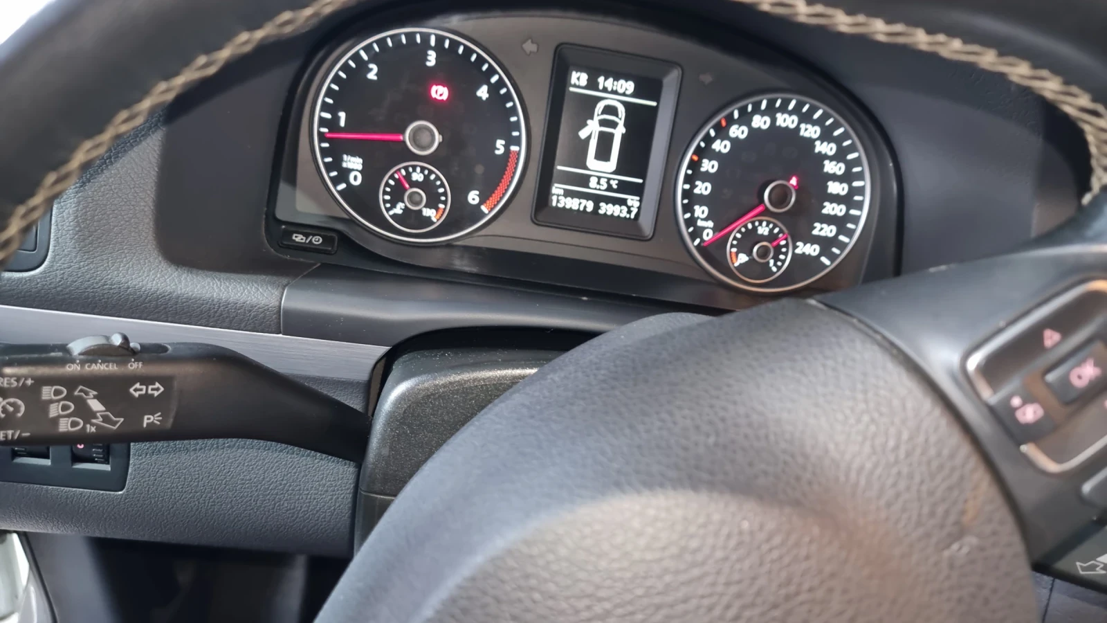 VW Touran, снимка 9 - Автомобили и джипове - 53708597