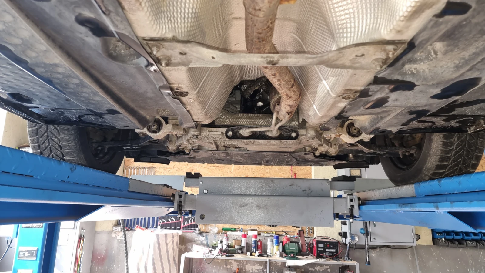 VW Touran, снимка 16 - Автомобили и джипове - 53708597