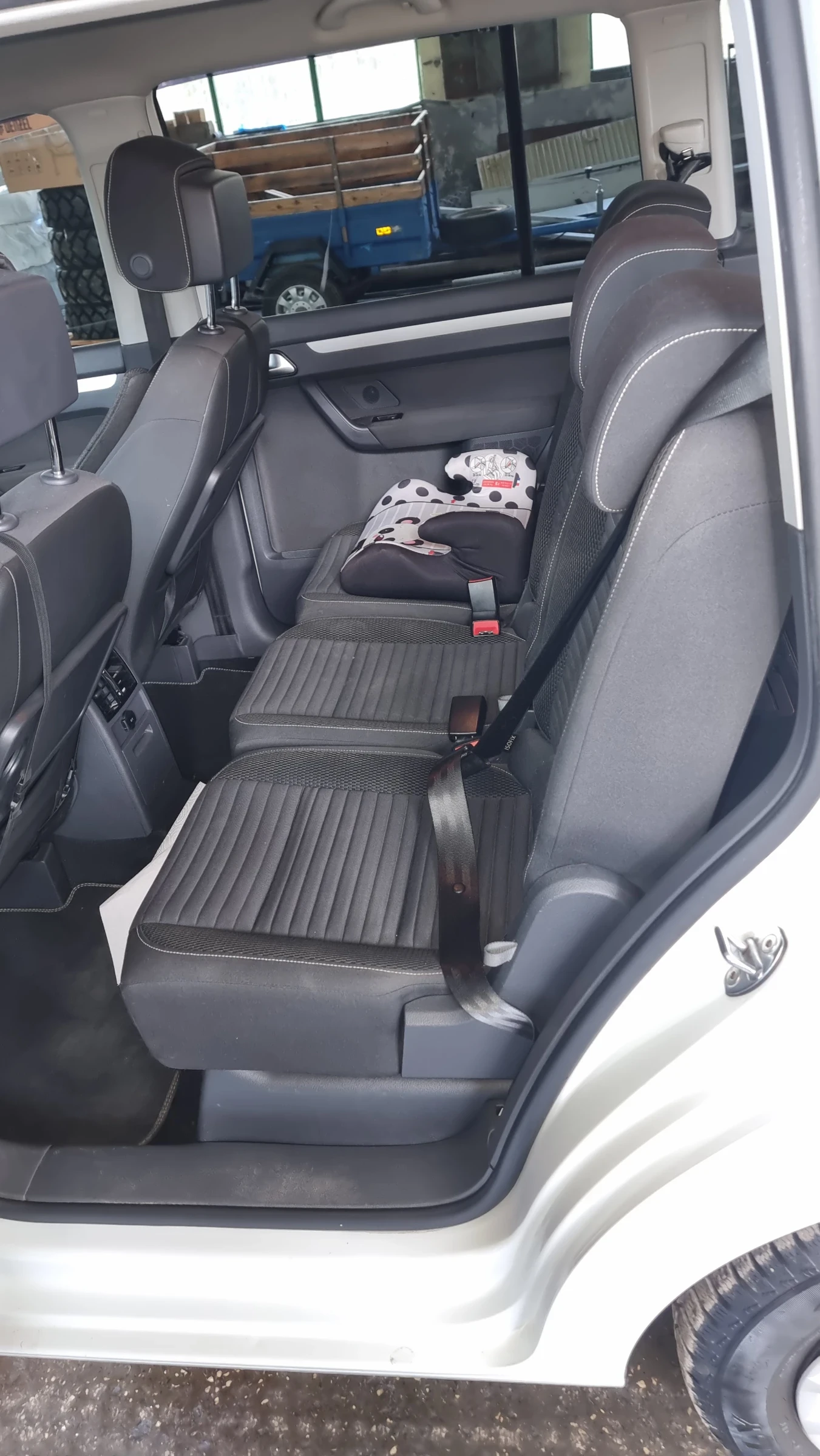 VW Touran, снимка 8 - Автомобили и джипове - 53708597