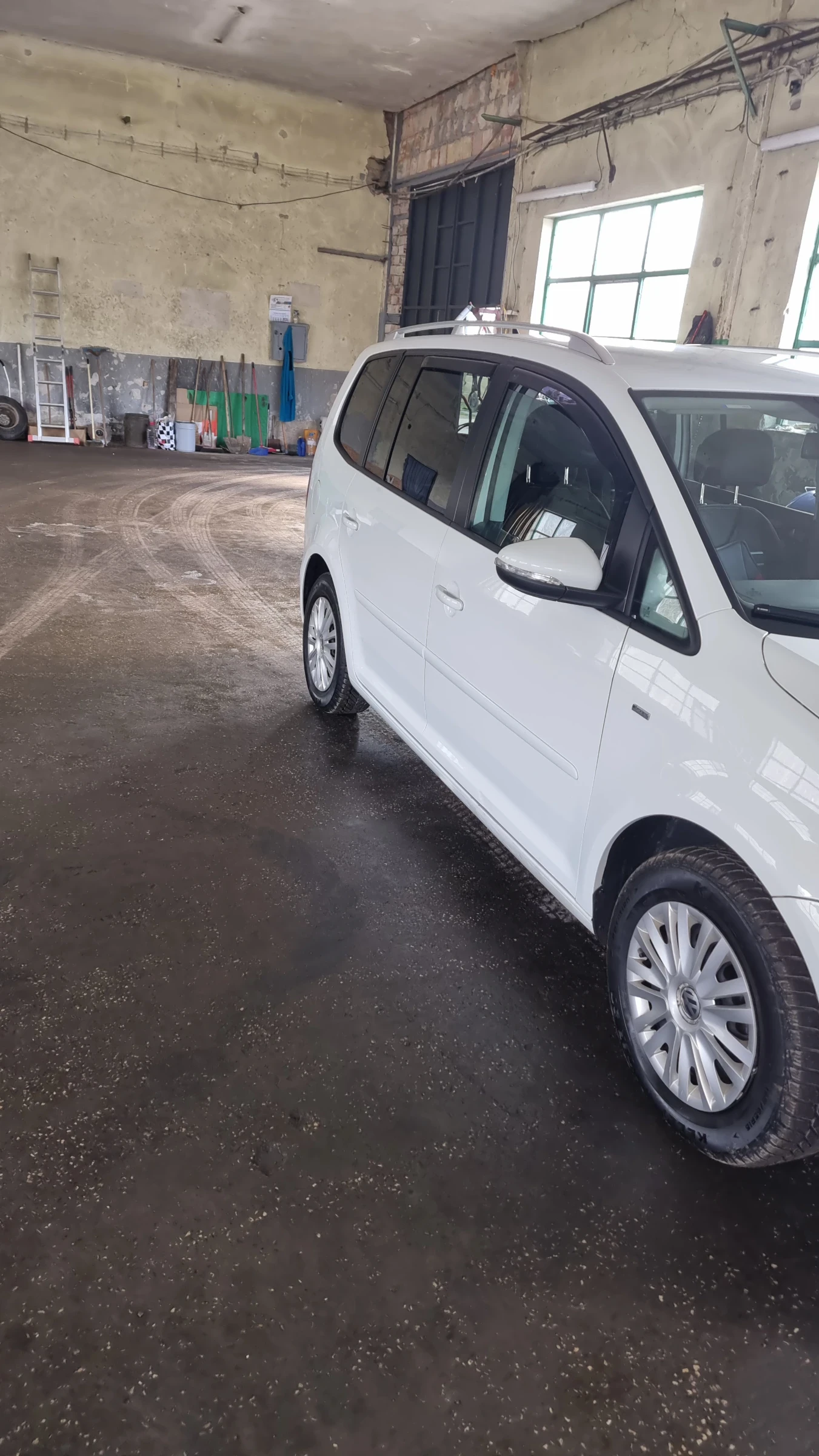 VW Touran, снимка 3 - Автомобили и джипове - 53708597