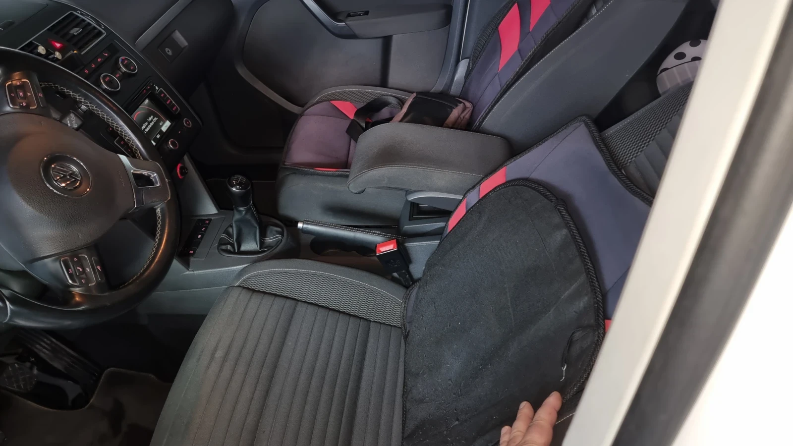 VW Touran, снимка 10 - Автомобили и джипове - 53708597