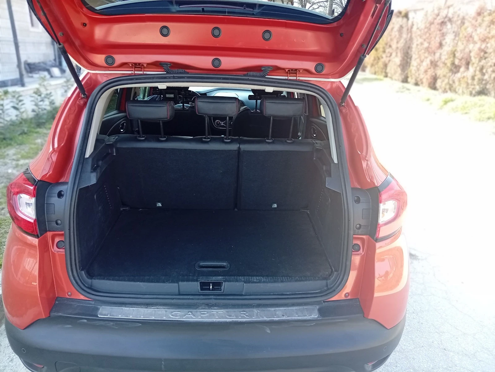 Renault Captur 1.5 DCI /INTENCE/AUTOMATIC, снимка 13 - Автомобили и джипове - 53860982