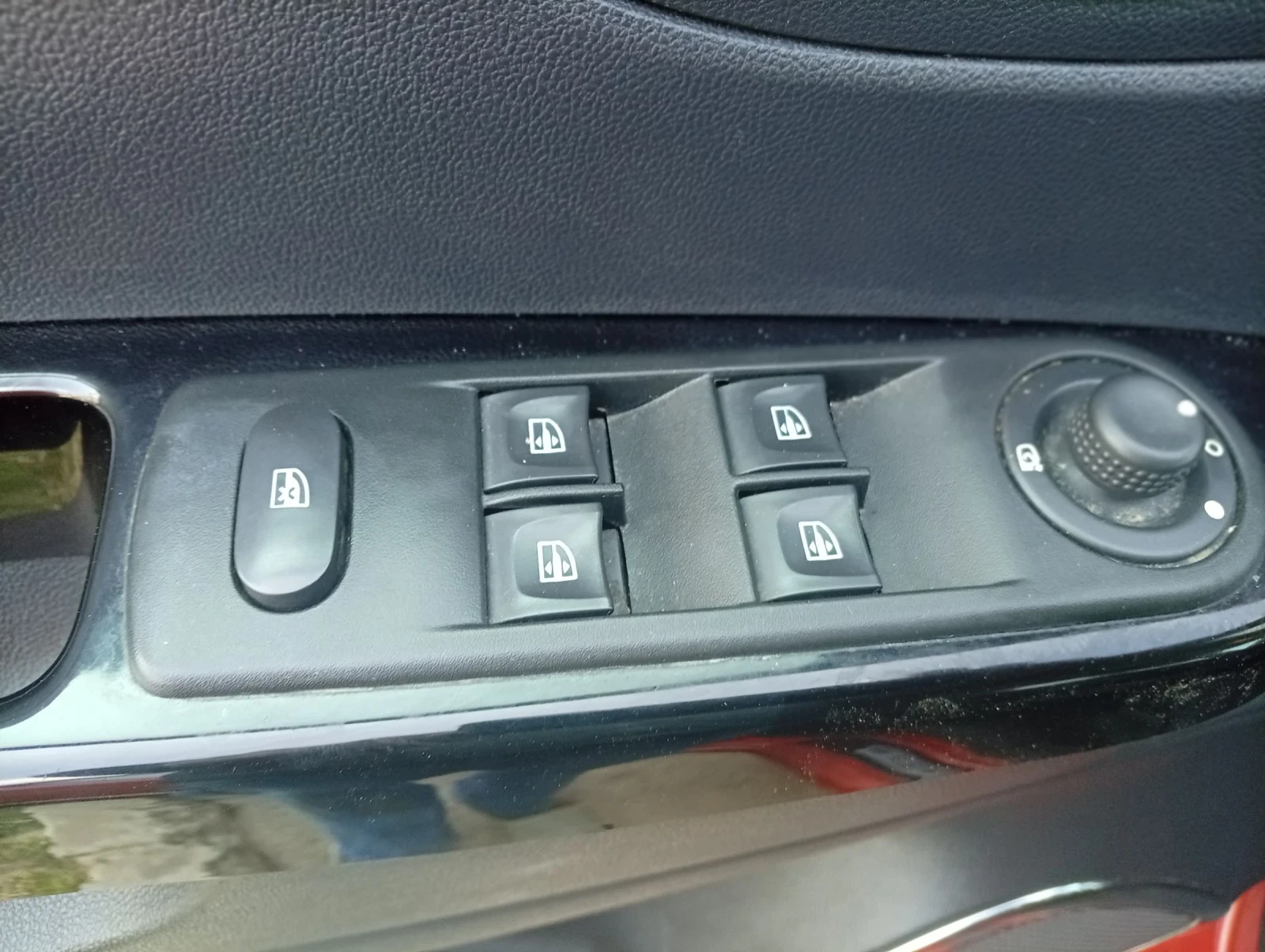 Renault Captur 1.5 DCI /INTENCE/AUTOMATIC, снимка 12 - Автомобили и джипове - 53860982