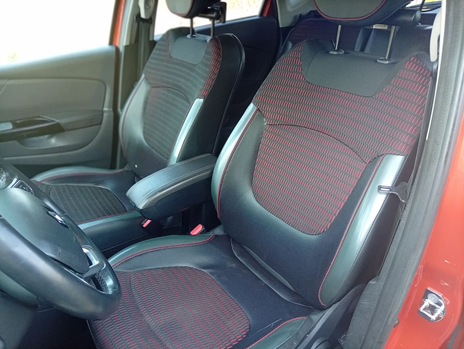 Renault Captur 1.5 DCI /INTENCE/AUTOMATIC, снимка 11 - Автомобили и джипове - 53860982