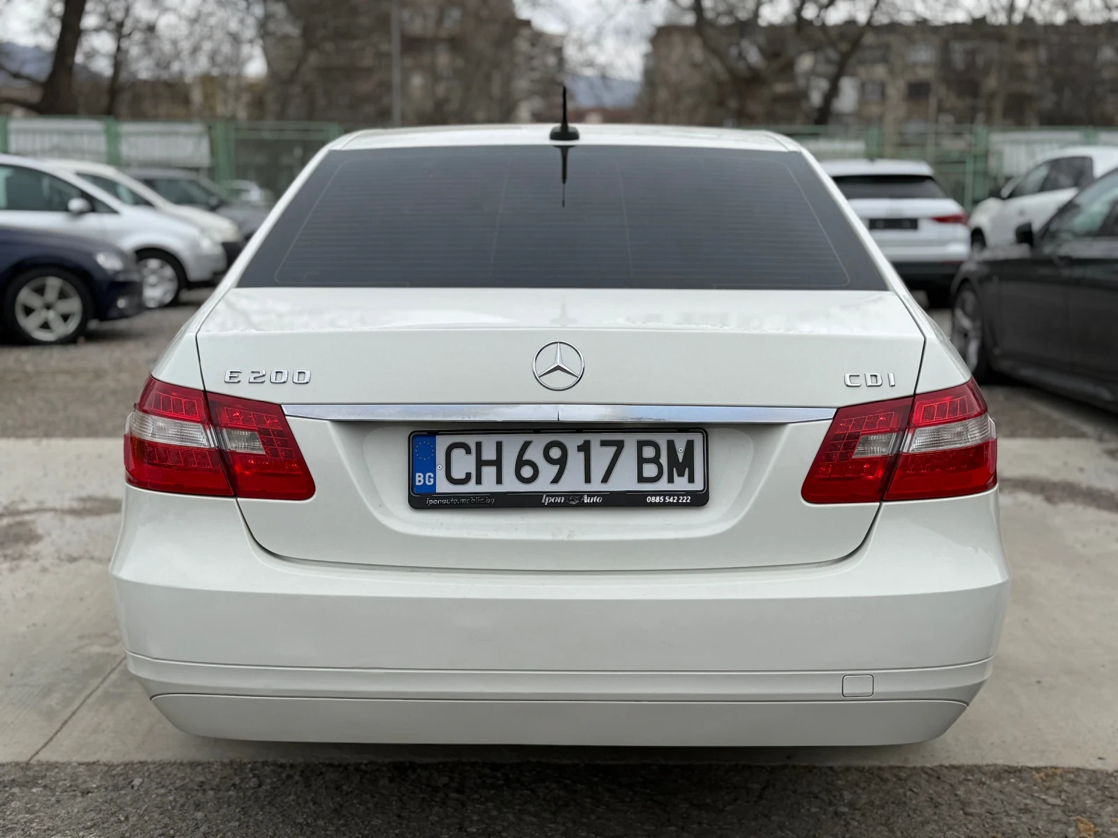 Mercedes-Benz E 200 136 K.C TOP, снимка 3 - Автомобили и джипове - 53884617