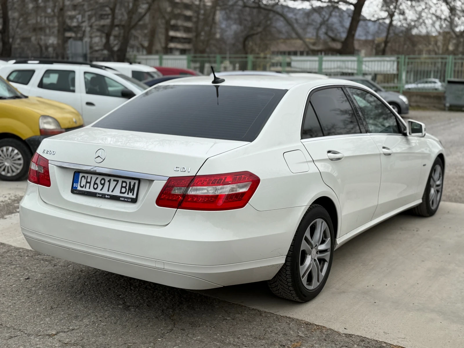 Mercedes-Benz E 200 136 K.C TOP, снимка 2 - Автомобили и джипове - 53884617