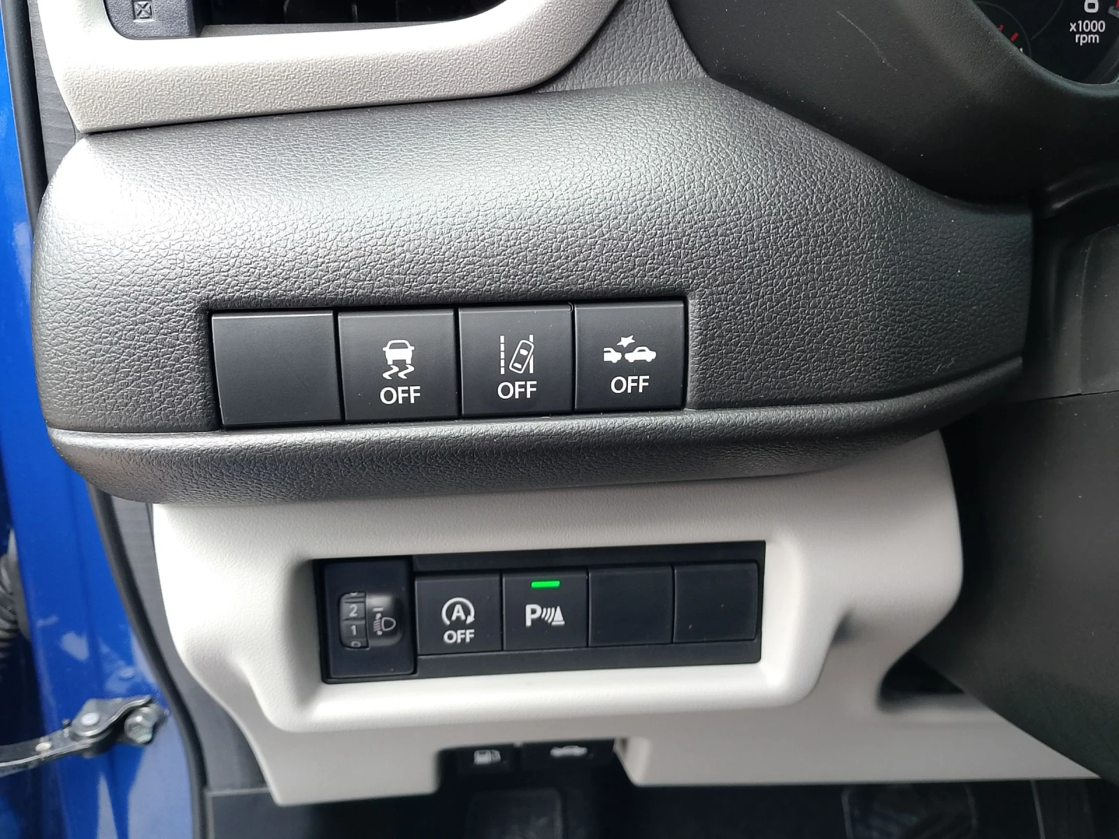 Suzuki Swift GLX Hybrid Автоматик, снимка 13 - Автомобили и джипове - 53975438