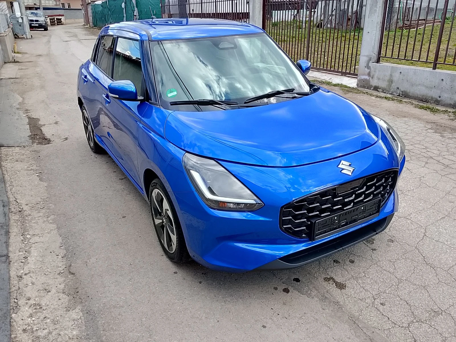 Suzuki Swift GLX Hybrid Автоматик, снимка 5 - Автомобили и джипове - 53975438