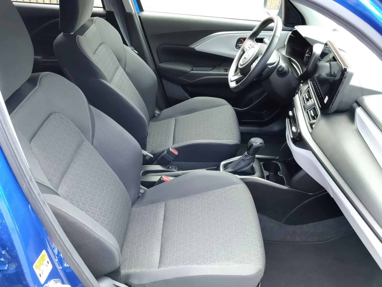 Suzuki Swift GLX Hybrid Автоматик, снимка 12 - Автомобили и джипове - 53975438