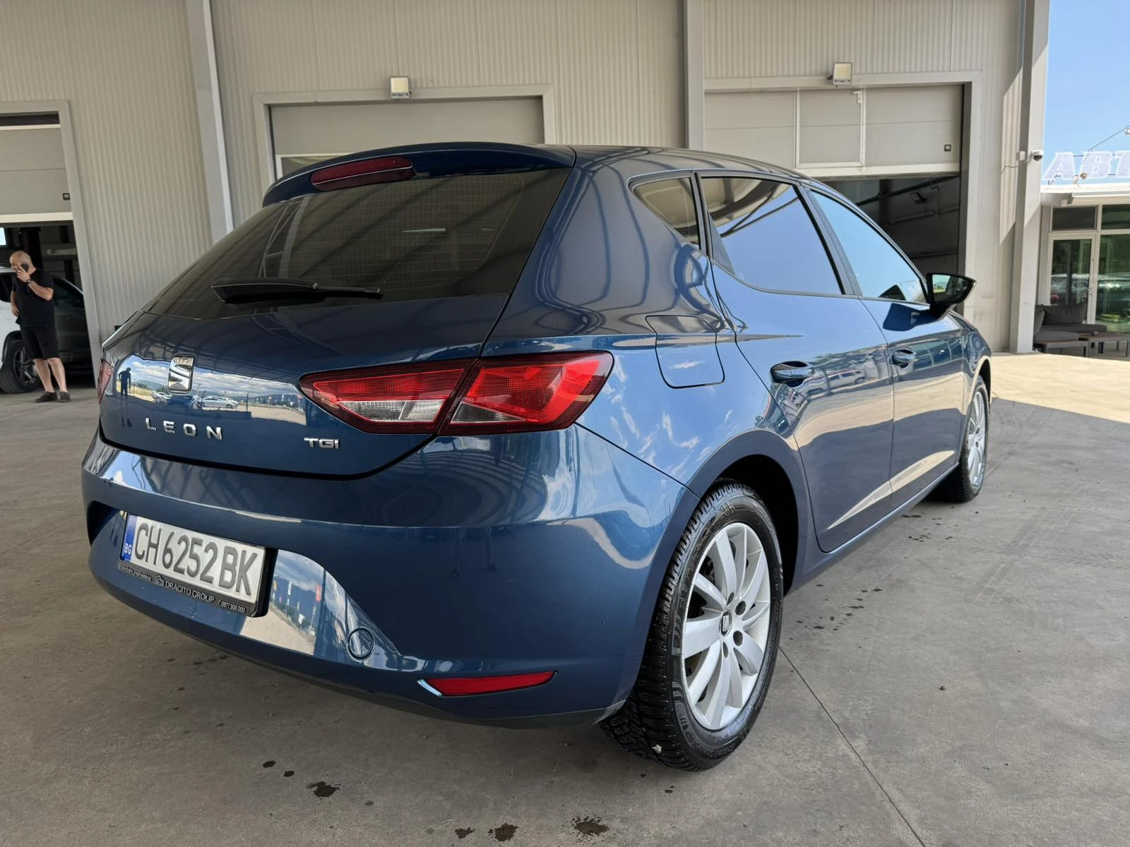 Seat Leon 110TGI* 6ск* ПАРКТРОНИК* , снимка 5 - Автомобили и джипове - 54708218