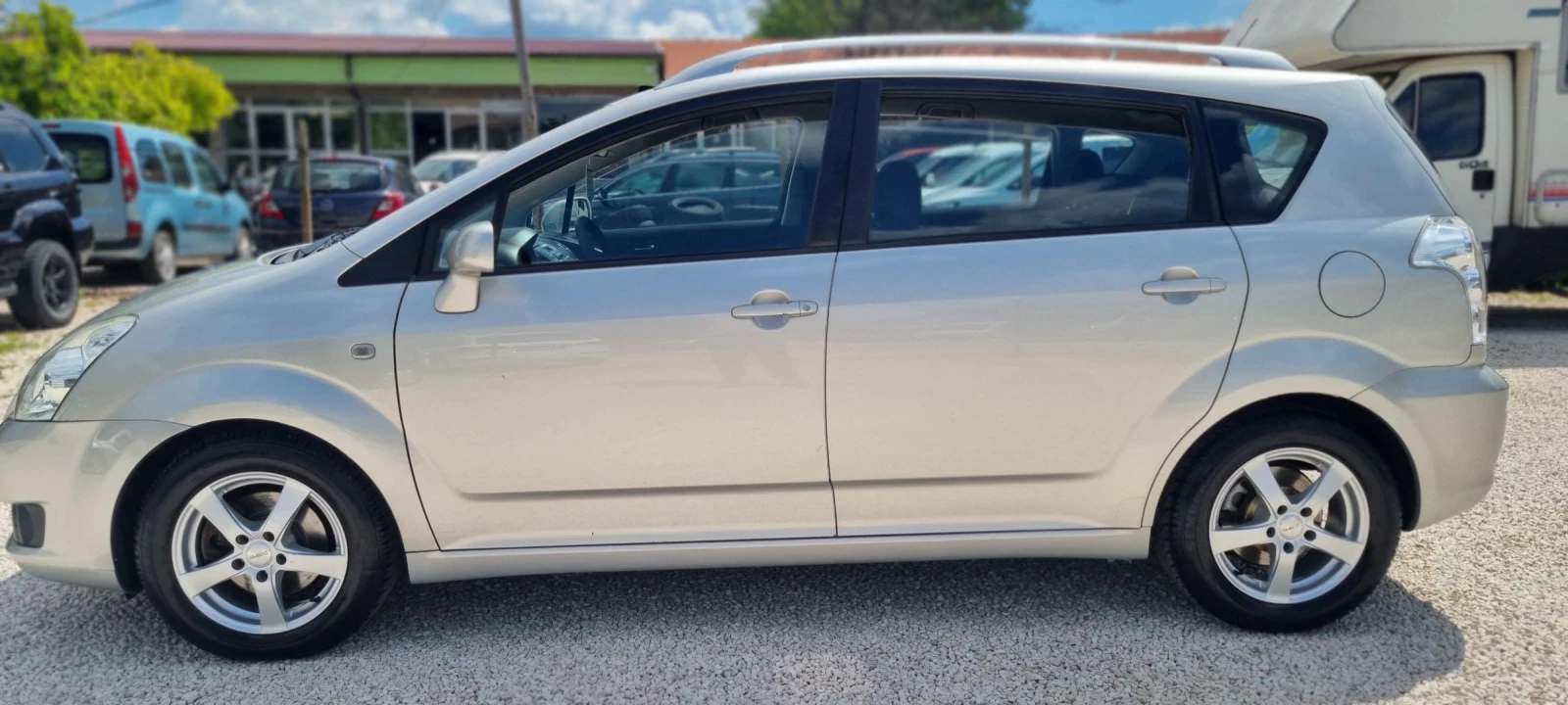 Toyota Corolla verso 2.2 136 дизел, снимка 2 - Автомобили и джипове - 54745480