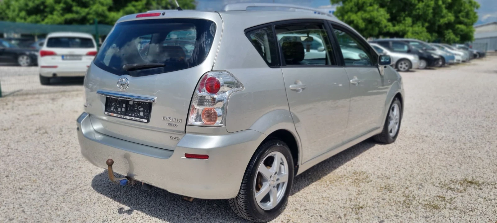 Toyota Corolla verso 2.2 136 дизел, снимка 4 - Автомобили и джипове - 54745480