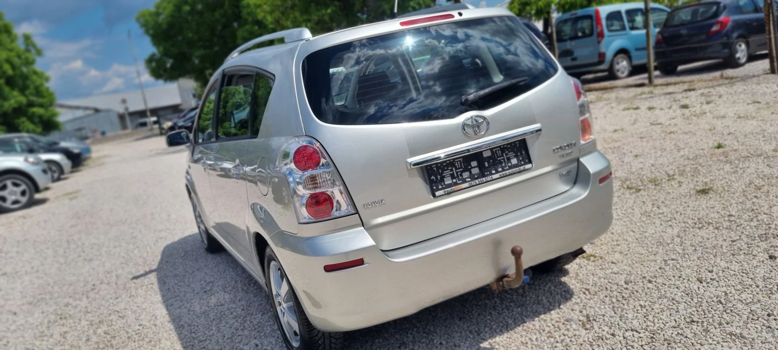 Toyota Corolla verso 2.2 136 дизел, снимка 3 - Автомобили и джипове - 54745480