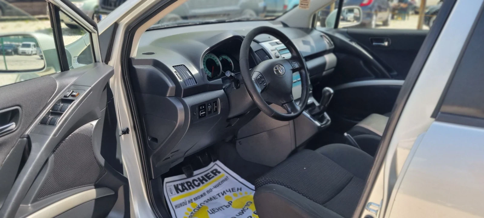Toyota Corolla verso 2.2 136 дизел, снимка 9 - Автомобили и джипове - 54745480