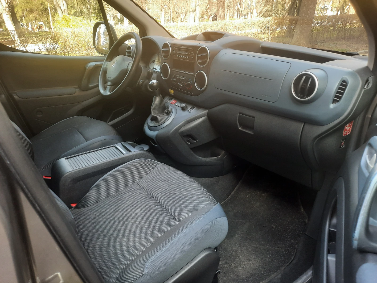 Peugeot Partner Тепее, снимка 8 - Автомобили и джипове - 54895710