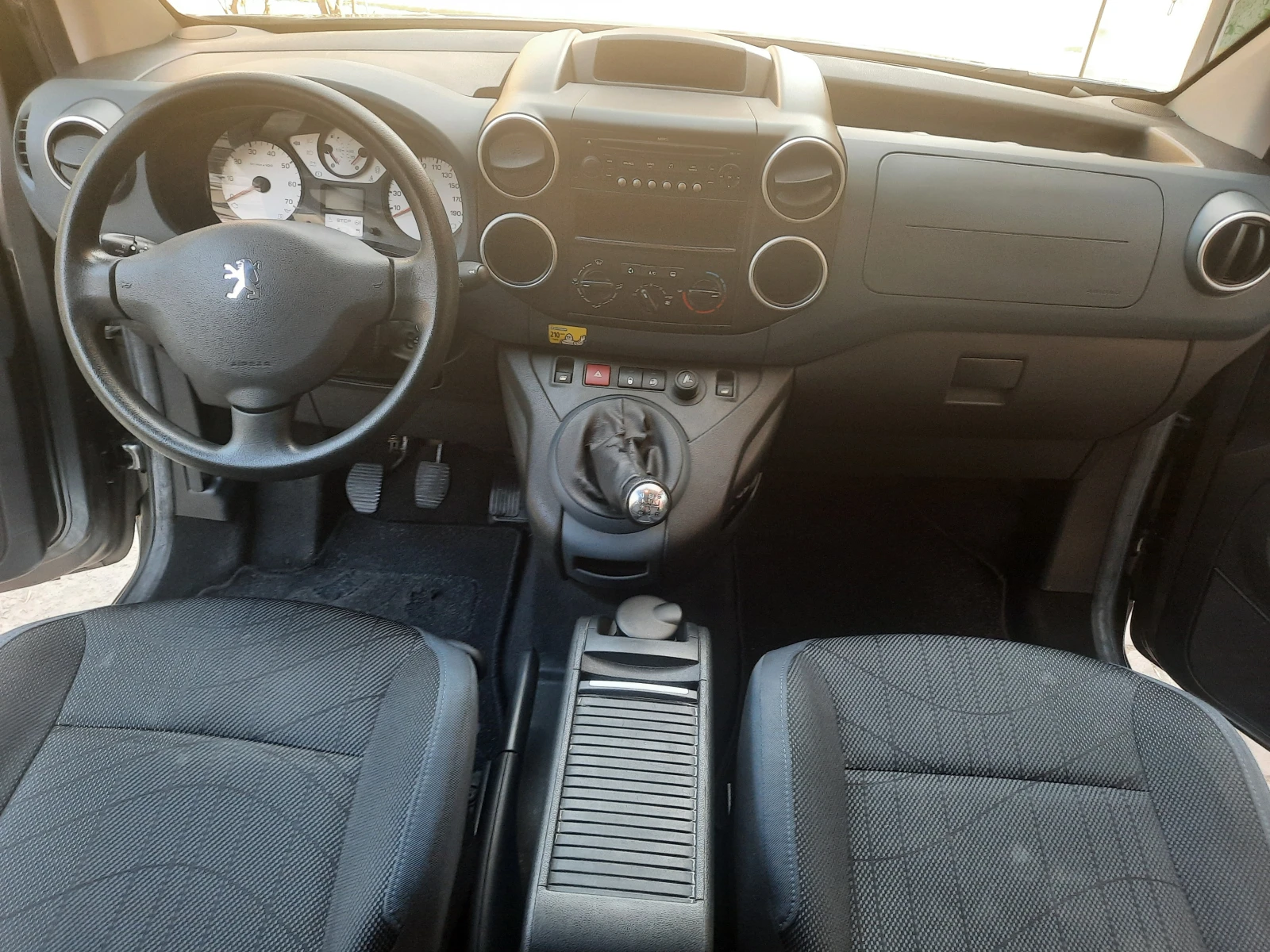 Peugeot Partner Тепее, снимка 11 - Автомобили и джипове - 54895710
