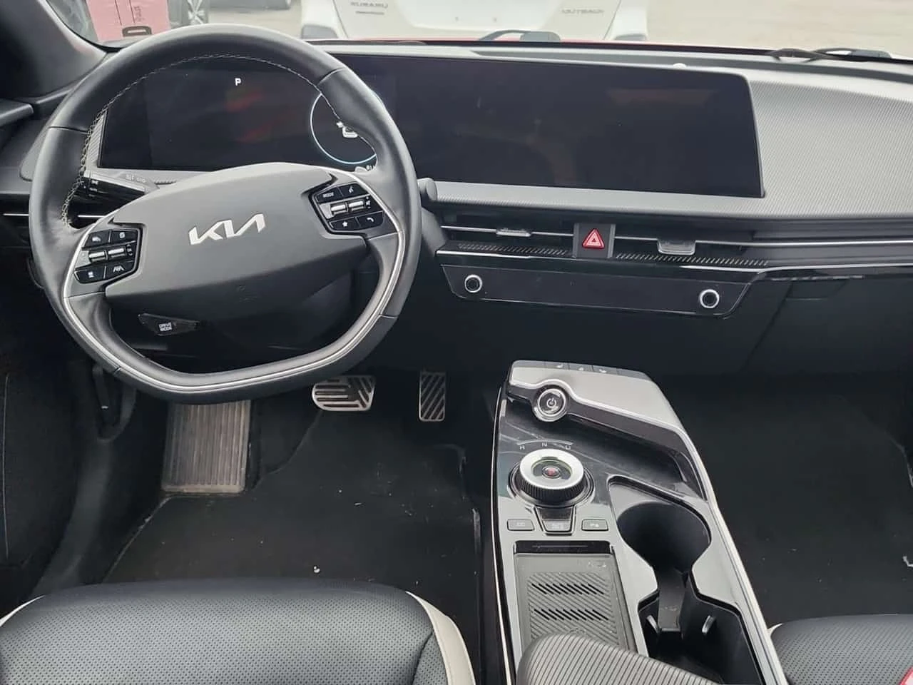 Kia EV6 GT Line / 360 / DISTRONIC /HEAD UP / CARFAX , снимка 10 - Автомобили и джипове - 55777484