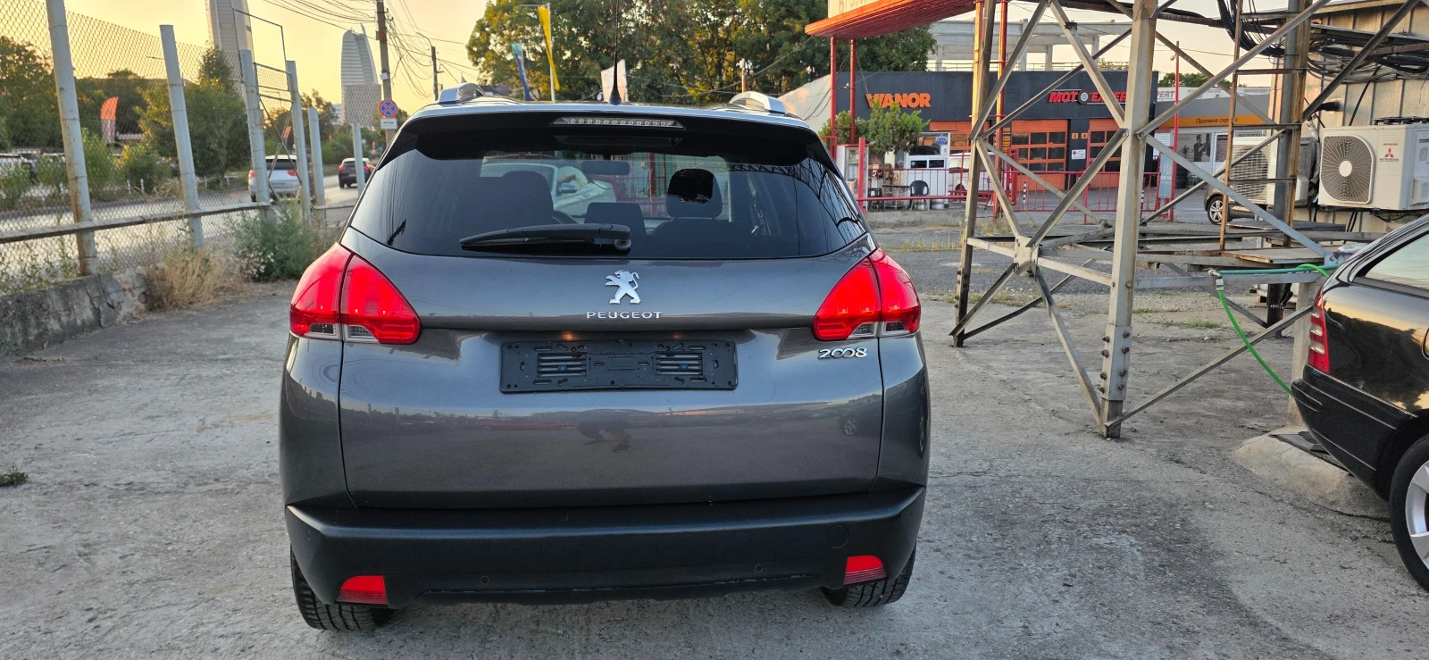 Peugeot 2008 1.2-82кс, снимка 5 - Автомобили и джипове - 55797706