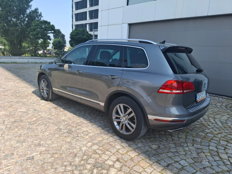 VW Touareg, снимка 6 - Автомобили и джипове - 50441756