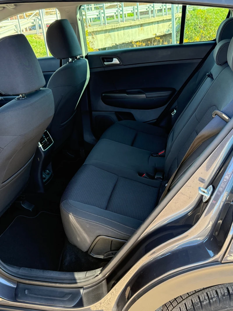 Kia Sportage 1.6 GDI, снимка 11 - Автомобили и джипове - 52657395
