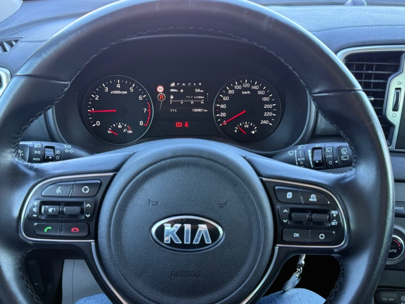 Kia Sportage 1.6 GDI, снимка 13 - Автомобили и джипове - 52657395