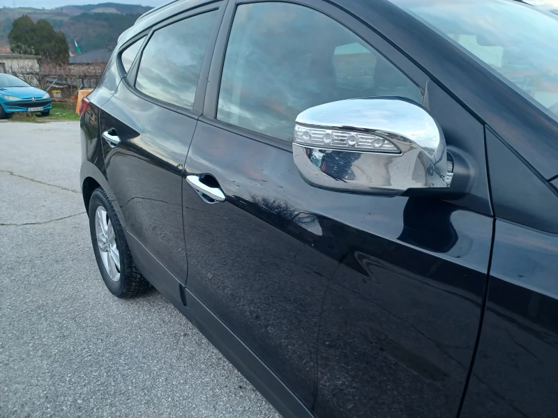 Hyundai IX35 2.0 CRDI 4WD AT, снимка 5 - Автомобили и джипове - 52592854