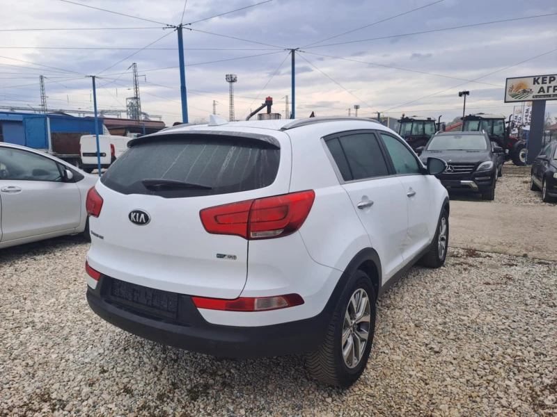 Kia Sportage Бензин/газ, снимка 4 - Автомобили и джипове - 53152111