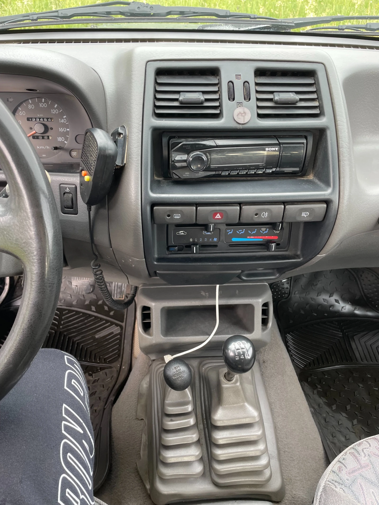 Nissan Terrano 2.7 TDI - изображение 8