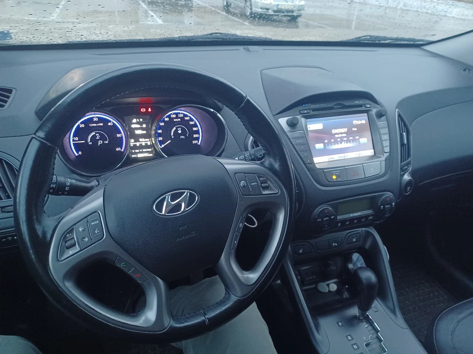 Hyundai IX35 2.0 CRDI 4WD AT - изображение 8