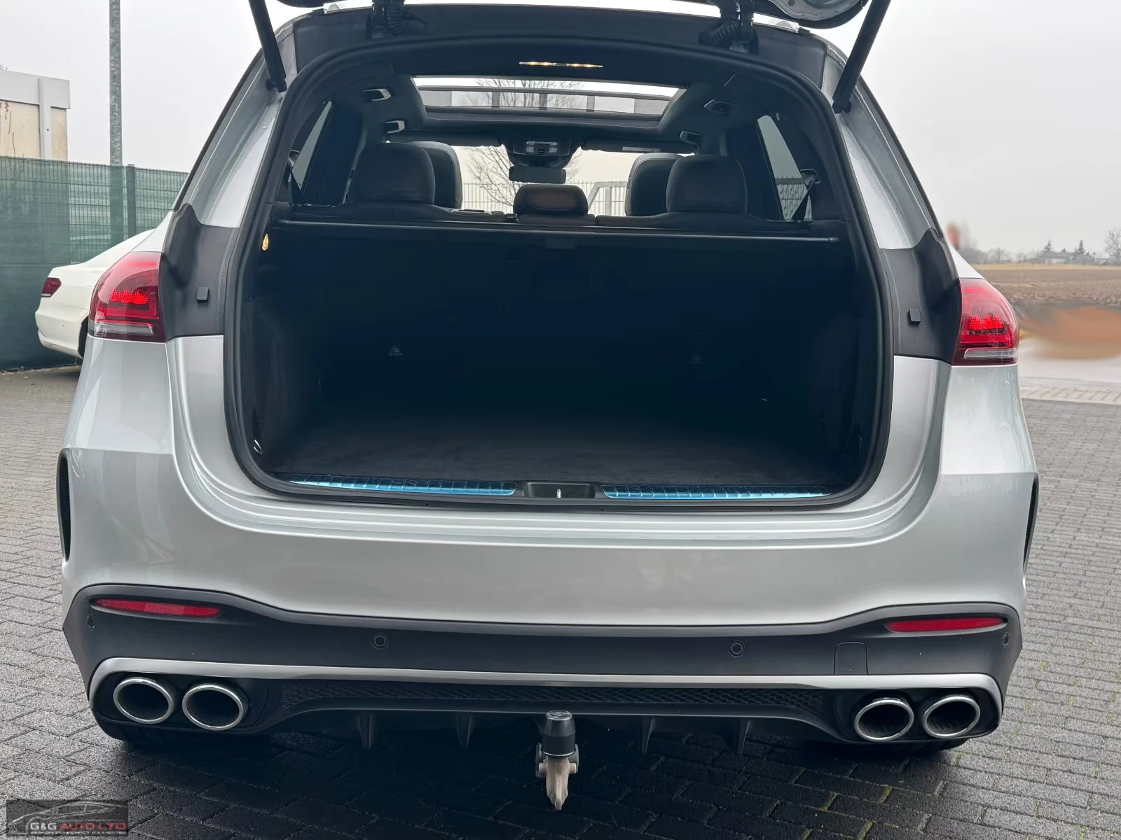 Mercedes-Benz GLE 350 de/4М/320HP/AMG/PANO/AHK/DISTR./CAM/836g, снимка 14 - Автомобили и джипове - 53619600