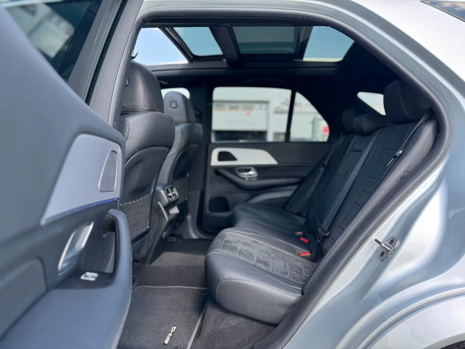 Mercedes-Benz GLE 350 de/4М/320HP/AMG/PANO/AHK/DISTR./CAM/836g, снимка 13 - Автомобили и джипове - 53619600