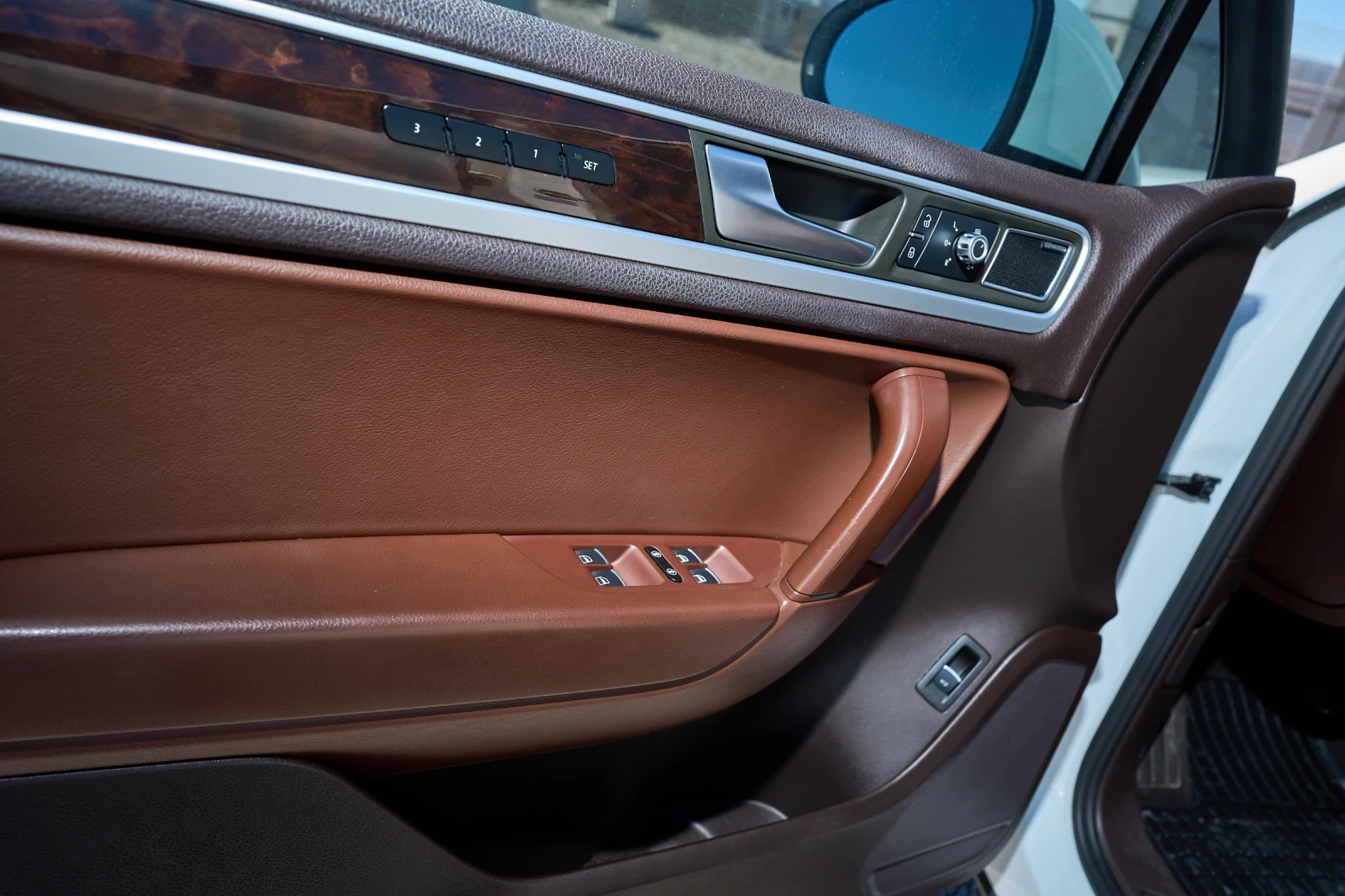 VW Touareg WOLFSBURG EDITION * 4x4 , снимка 10 - Автомобили и джипове - 53821256