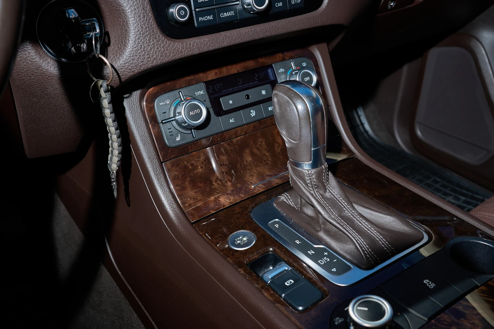 VW Touareg WOLFSBURG EDITION * 4x4 , снимка 16 - Автомобили и джипове - 53821256