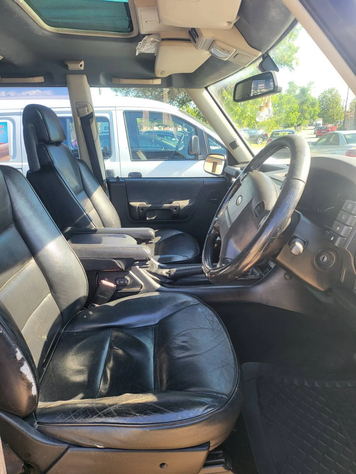 Land Rover Discovery, снимка 10 - Автомобили и джипове - 53843758