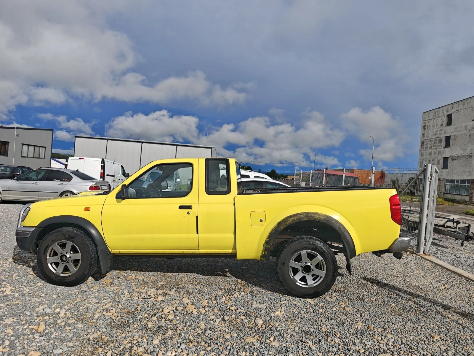 Nissan Titan king Nissan King 2.5, снимка 4 - Автомобили и джипове - 54799039