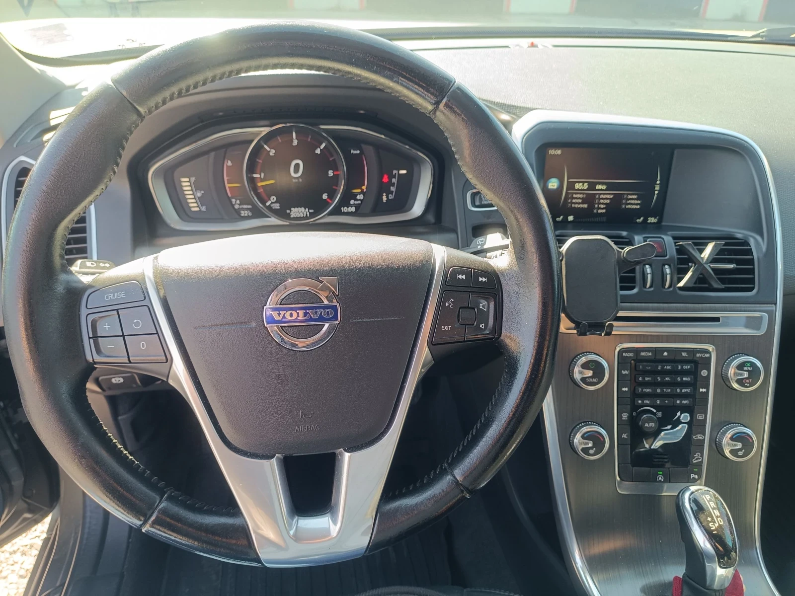 Volvo XC60 SUV, снимка 15 - Автомобили и джипове - 55239768