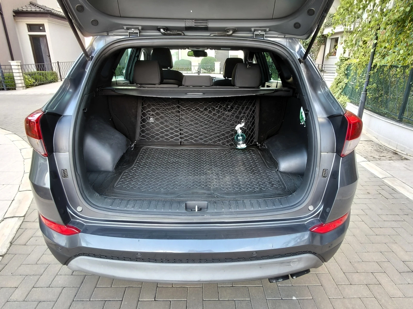 Hyundai Tucson 2.0d 4x4, снимка 4 - Автомобили и джипове - 55772847