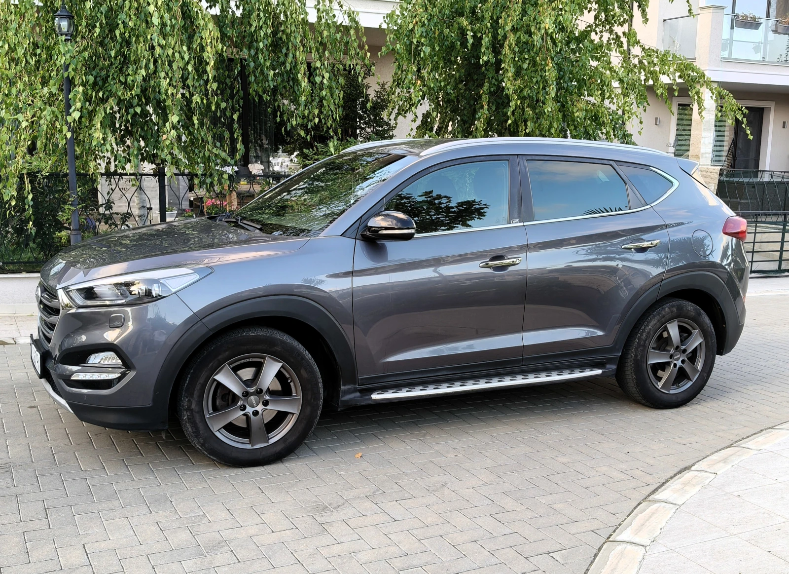 Hyundai Tucson 2.0d 4x4, снимка 2 - Автомобили и джипове - 55772847
