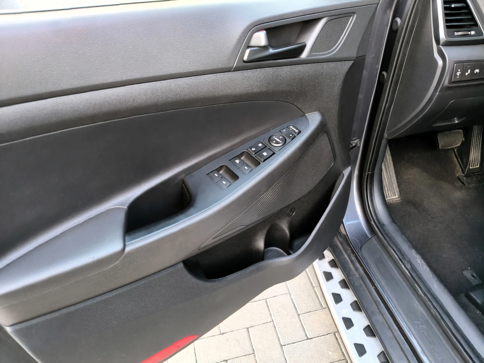 Hyundai Tucson 2.0d 4x4, снимка 6 - Автомобили и джипове - 55772847
