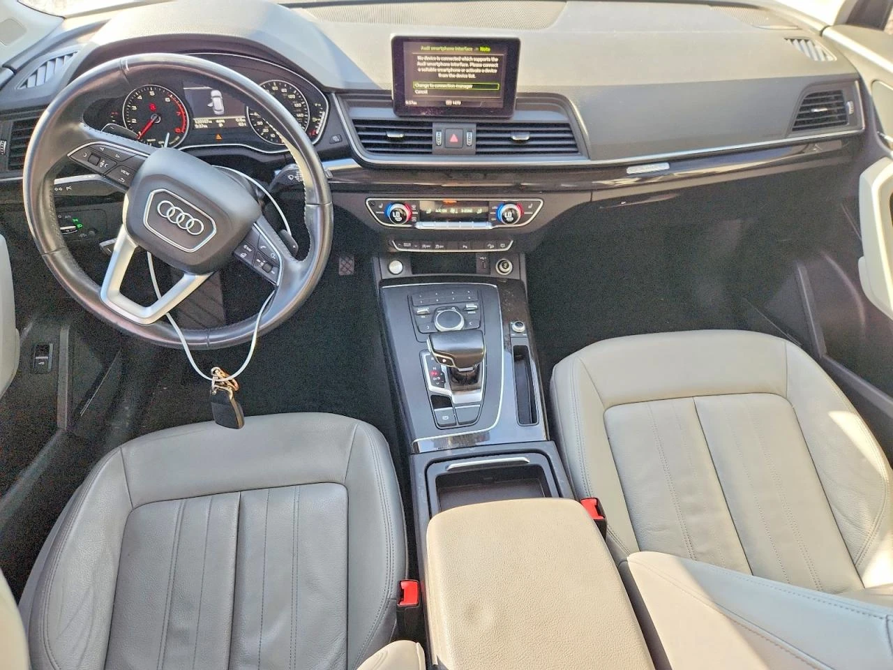 Audi Q5 2.0l Premium Plus, снимка 8 - Автомобили и джипове - 56485274