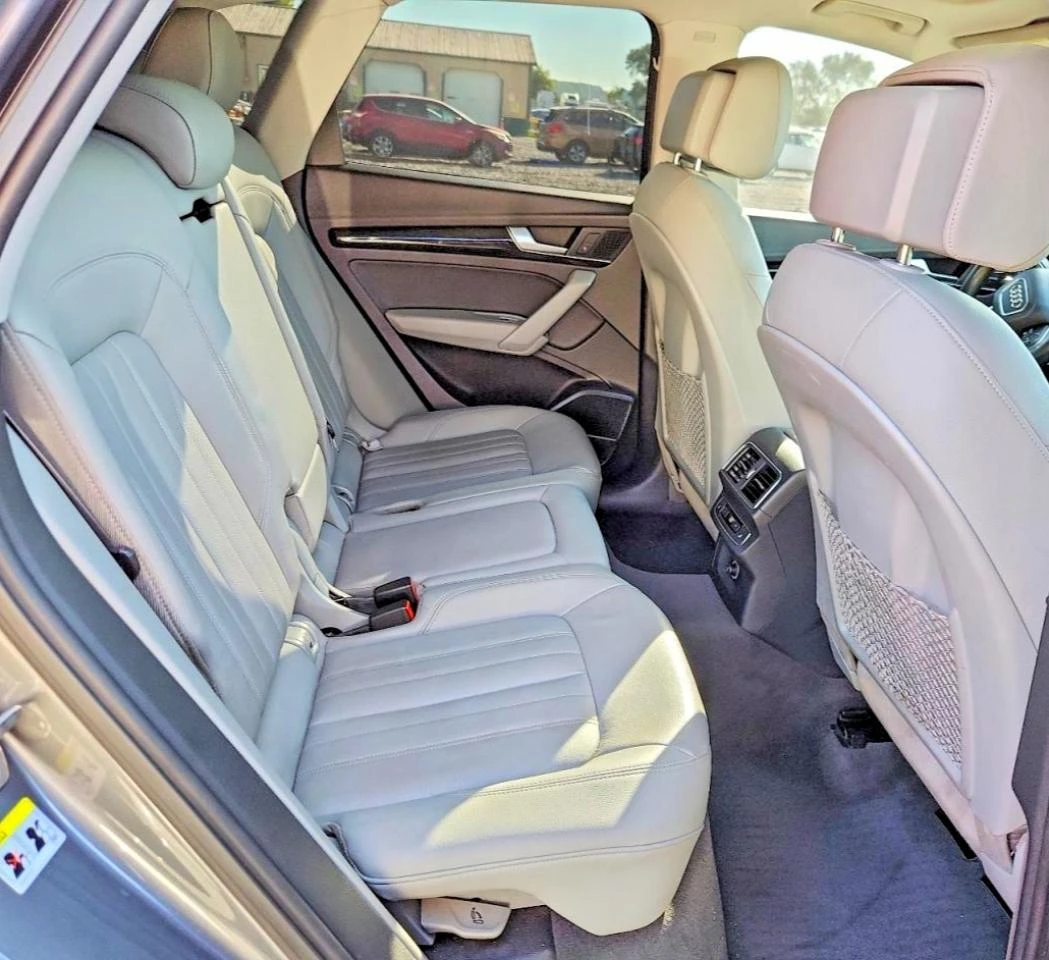 Audi Q5 2.0l Premium Plus, снимка 11 - Автомобили и джипове - 56485274