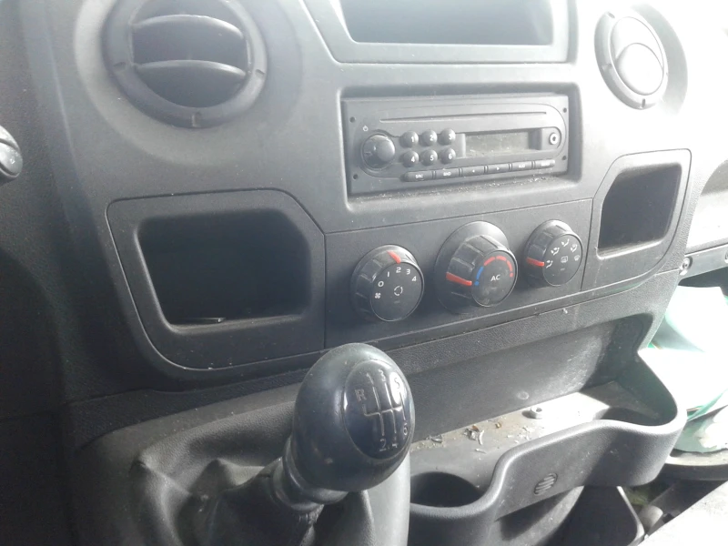 Renault Master 2.3д, снимка 8 - Бусове и автобуси - 49503451