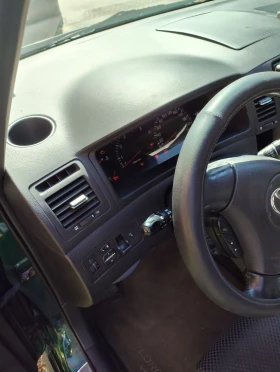 Toyota Corolla verso D4D 2.0, снимка 8